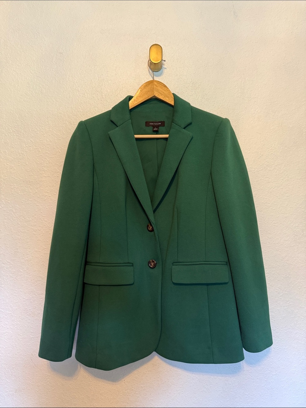Perfect Ann Taylor Green Single-Button Tailored Blazer 0
